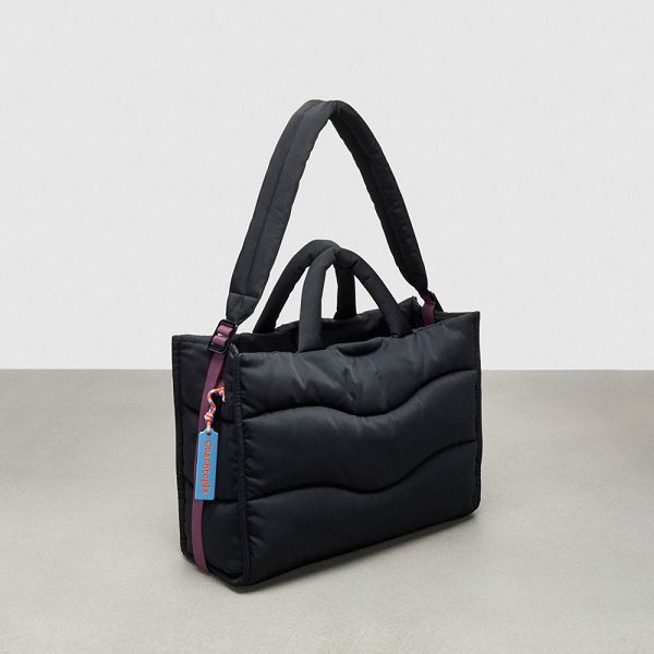 Coachtopia Tote Coach Loop With Wavy Quilting Černé | 8913527-CZ