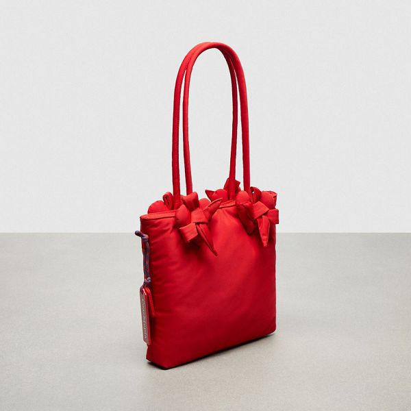 Dámské Tote Coach Loop Small In Recycled Polyester With Heart Appliqu Červené | 5301298-CZ